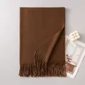 Weicher brauner Wollschal mit eleganten Quasten, ideal für gemütliche Herbst-Winter-Styles - Mit Etikett / Braun (FH26-6127-1)