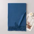 Eleganter weicher dunkelblauer Wollschal mit langen Fransen für Herbst und Winter - Mit Etikett / Denim Blau (FH26-6127-4)