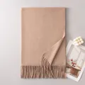 Zachte wollen mix wintersjaal in kameelbruin met elegante kwastjes - Licht Camel (FH26-6127-9)