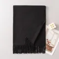 Stijlvolle zwarte wollen sjaal met decoratieve franjes voor gezellige winterwarmte - Zwart (FH26-6127-16)