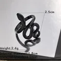 Anillo de serpiente negro de acero inoxidable con diseño de estilo gótico oscuro - Estilo de Serpiente Envolvente (JZ-621-B)