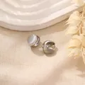 Orecchini a cerchio in argento con pietra occhio di gatto bianca ovale su tessuto - Cerchio in Pietra Occhio di Gatto Minimalista (E5776-7) / Bianco latte