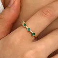 Anello sottile in acciaio inossidabile dorato con quadrifoglio in smalto verde - Anello Quadrifoglio Verde (1817) / Oro