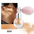 Nahaufnahme des Körper-Highlighter-Sprays Nr. 06 mit Vintage-Zerstäuberflasche. - 06# Bronze