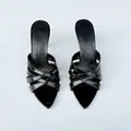 Elegantes sandalias tipo mule de tacón de aguja negro con tiras cruzadas y punta - 36 / Negro