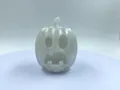 Nahaufnahme eines 3D-gedruckten weißen Kürbisses mit überraschtem Gesichtsausdruck. - Kürbis Erschrocken / Weiß