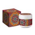 Geurkaars van sojawas met kleurrijk mandala-patroon en bijpassende geschenkdoos. - Roos