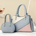 Elegante conjunto de bolsos color block con textura tejida y un detalle de bolsa - Bolso Madre-Hija (Azul Cielo) / Bolso de Hombro Y Mini Pochette a Juego / Azul cielo