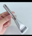 Brocha plana profesional para base de maquillaje con funda de silicona y mango plateado - Pieza Única con Cubierta Protectora / Plateado (Tubo de Plástico)