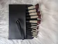 Kit de pinceaux de maquillage professionnel avec pochette noire sur fausse fourrure. - 14 Pièces/Paquet / Noir Argent (Avec Sac de Rangement)