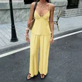 Lässiges Sommer-Resort-Set mit gelbem V-Ausschnitt-Top und modischen weiten Hosen - S / Oberteil Und Unterteil / Gelb