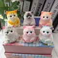 Vista dettagliata di sei colorati giocattoli squishy a forma di gatto grasso su scatola - Imballaggio in scatola / Gatto Rosa (Taglia Piccola)