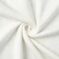 Makroansicht der weichen weißen Strickstofftextur mit feinen Webdetails und Weichheit - S / Oberteile / Weiß