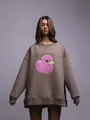 Felpa marrone oversize casual con una simpatica grafica a forma di papera rosa - Taglia S / Top / Marrone scuro