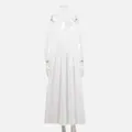 Elegantes weißes Baumwoll-Maxikleid mit V-Ausschnitt und rückenfreiem Bindedetail - S / Kleider / Weiß