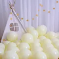 Palloncini macaron giallo crema per decorazione festa di compleanno bambini con tenda - Stile Macaron Giallo (Con Pompa Punti Colla Nastro) / Confezione da 100 / Giallo