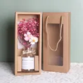 Nordischer Stil rosa getrocknete Schleierkraut in Glasflasche mit Kraftpapier-Geschenkbox - Rosa Schleierkraut / Trockenblumen Tragebox