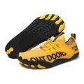 Gele en zwarte outdoor waadschoenen om te zwemmen en wandelen met antislip rubberen zolen - 35 / Geel