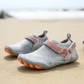 Scarpe da spiaggia per bambini in mesh traspirante con suola in gomma antiscivolo. - 24 / Stile guado all'aperto (A021) / Grigio
