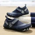 Scarpe da acqua blu navy per bambini con suole antiscivolo per spiaggia e nuoto - 24 / Nero