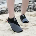 Scarpe da scoglio traspiranti ad asciugatura rapida in nero e grigio per mare e trekking - 35 / Grigio