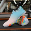 Scarpe da acqua traspiranti ad asciugatura rapida con mesh sfumata e suola antiscivolo. - 35 / Rosa chiaro