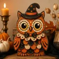 Handgefertigte Eulenfigur aus Holz mit Hexenhut für Halloween Tischdeko - Zauberer Eule Stil (J)