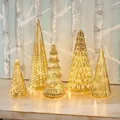 Set of 5 decorative amber glass Christmas tree figurines with integrated warm LED lights - Five-Piece Set / Gold