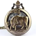 Antike Bronze-Zodiac-Taschenuhr mit geprägtem Stier-Design und passender Kette - Kuh