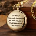 Detail van een vintage gouden zakhorloge met gegraveerde Love Forever-boodschap voor zoon - Aan Mijn Zoon Liefdesquote / Goud
