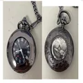Mechanische Taschenuhr mit dekorativer Blumengravur und sichtbarem Uhrwerk hinten - Schwarz Automatik Skelett (PM116)