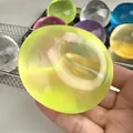 Gele doorschijnende squishy stressbal voor sensorisch spel en volledige ontspanning - Groen