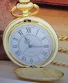 Vintage goudkleurig quartz zakhorloge met klapdeksel en klassieke Romeinse cijfer wijzerplaat - Goud