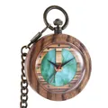 Vintage-Taschenuhr aus Holz mit Quarzwerk und einer rustikalen Kette aus Bronze - Grünes Marmormuster (P977)