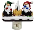 Decorative Christmas gnome campfire night light with flickering bulb on snow base - Christmas Gnomes Style / US Plug