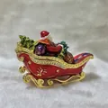 Detalle macro de un joyero de esmalte con forma de trineo de Papá Noel de Navidad. - Trineo / 9*6.5cm