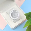 Reloj deportivo digital multifuncional blanco con esfera de astronauta y correa silicona - Blanco puro