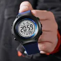 Montre de sport numérique bleue pour garçons avec un bracelet en silicone texturé. - Montre Numérique Sportive / Bleu