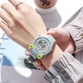 Montre de sport numérique vert menthe avec oreilles de chat pour enfants dans un cadre de vie - Gris