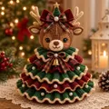 Vista dettagliata di una renna di Natale all'uncinetto con ricche decorazioni festive - Stile Renna Albero di Natale / Alce