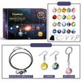 24-teiliges DIY-Planeten-Schmuckset mit Universum-Anhängern in Geschenkbox - 24 Tage Kalender Geschenkbox / Planeten Schmuckset