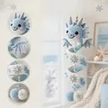 Vue détaillée d'une décoration de dragon crochetée à la main avec un motif en spirale. - Dragon de Glace / 1 Pièce