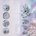 Vue détaillée de l'ornement en spirale dragon crocheté à la main avec charme d'aurore - Dragon des Nuages / 1 Pièce