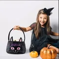 Personalisierter schwarzer Halloween-Süßigkeiten-Eimer Katze für Kinder mit Namen Isabella - Regulärer Stil (Ohne Stickerei) / Schwarze Katze Stil