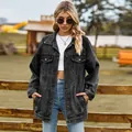 Stijlvol oversized denim jack voor dames in antraciet met klassieke metalen knoppen - S / Tops / Zwart en Grijs