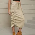 Détail d'une jupe mi-longue cargo en denim kaki avec ourlet à cordon de serrage réglable - S / Bas / Khaki Clair