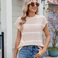 Beige und weiß gestreifter Damen-Strickpullover mit Rundhalsausschnitt und kurzen Ärmeln - S / Oberteile / Apricot-weiße Streifen (6001-1)