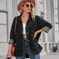 Stylische Oversize-Damen-Jeansjacke in Schwarz mit Vordertaschen und klassischem Kragen - S / Oberteile / Schwarz und Grau