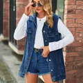 Klassische lockere Damen-Jeansweste kombiniert mit einem weißen Langarmshirt. - XS / Oberteile / Dunkelblau