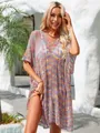 Cubre traje de baño de punto multicolor lucido por una modelo en un complejo soleado - Talla única / Tops / Púrpura Profundo Jaspeado